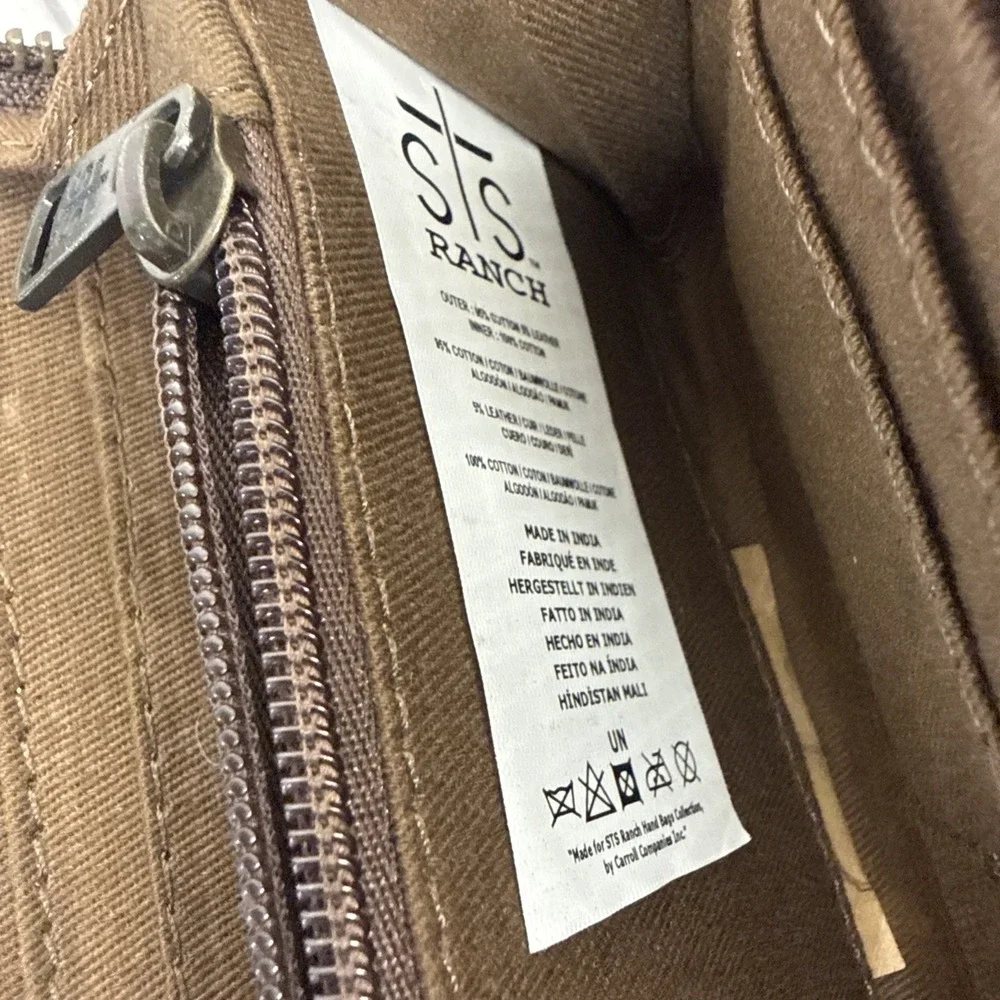 STS Ranchwear Baja Dreams Ladies Bi-Fold Zip Wallet NWT61297 Fast Shipping Aztec